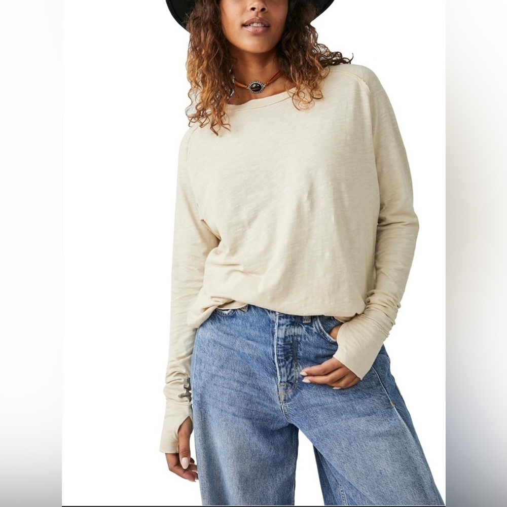 Free People We The Free The Arden Long Sleeve Tee
Size SMALL (oversized)